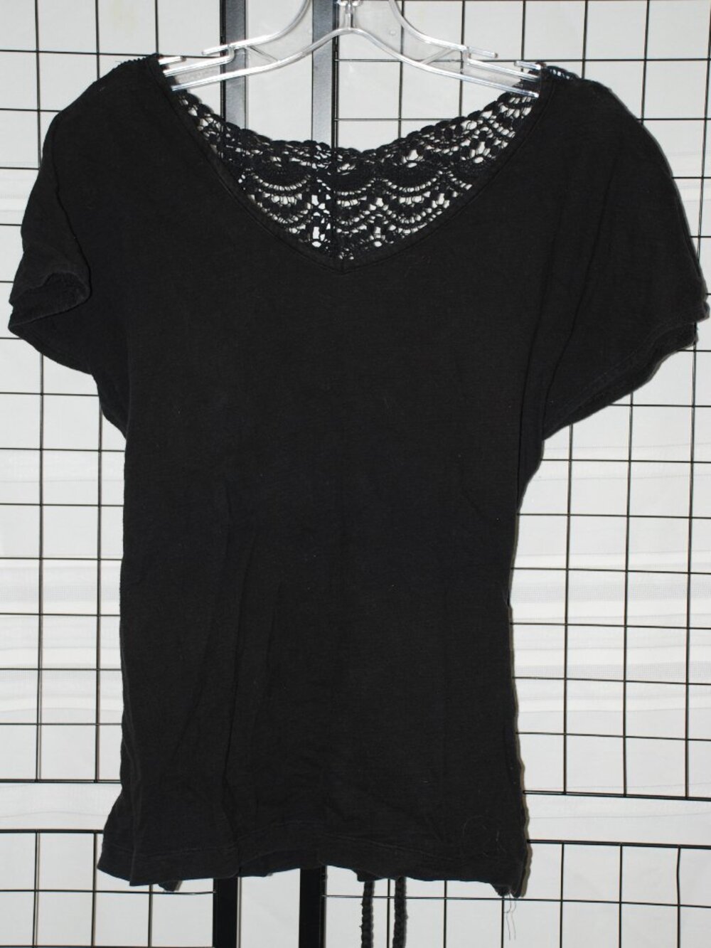 BLACK TIE BACK TOP W/ CROCHET BACK PATCH